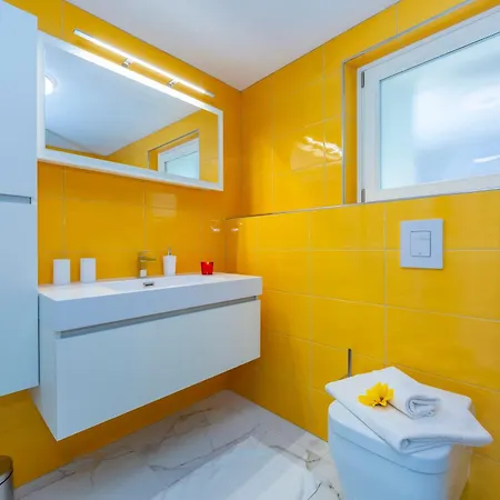 Yellow View - Ronco S Ascona - Happy *