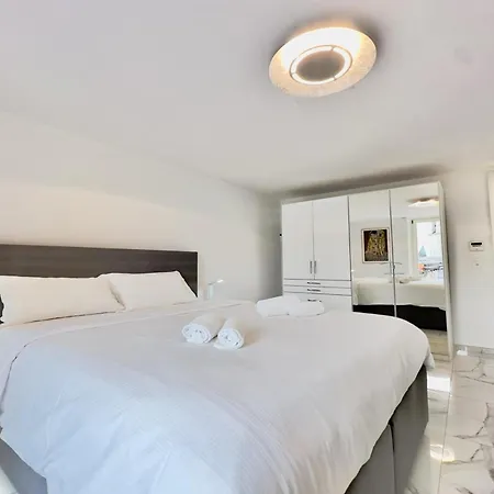 Yellow View - Happy Apartament